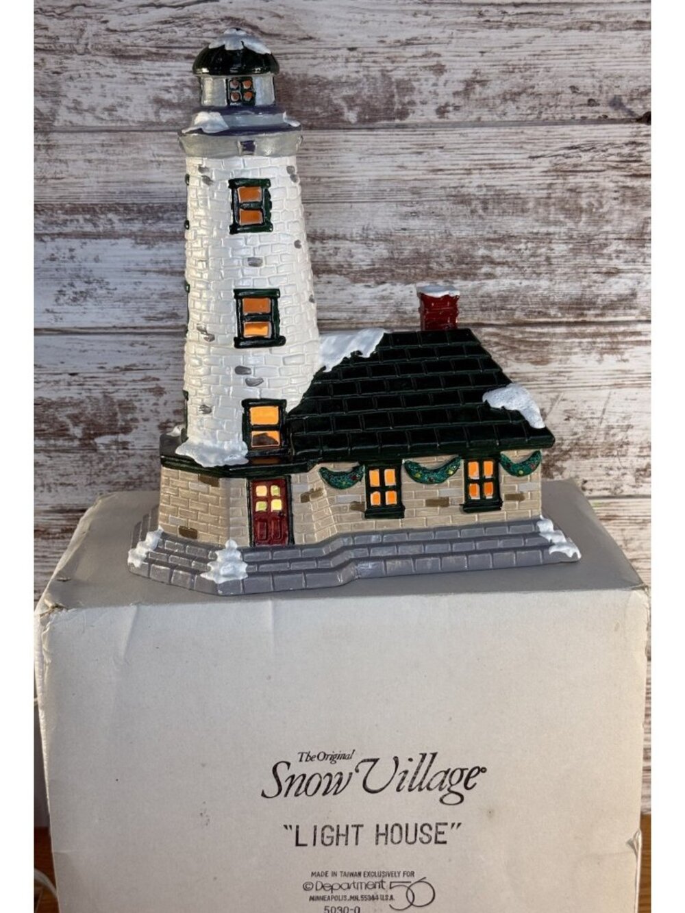 Dept 56 Snow Village 1987 LIGHT HOUSE  #5030-0 RARE With Box, Cord & Bulb